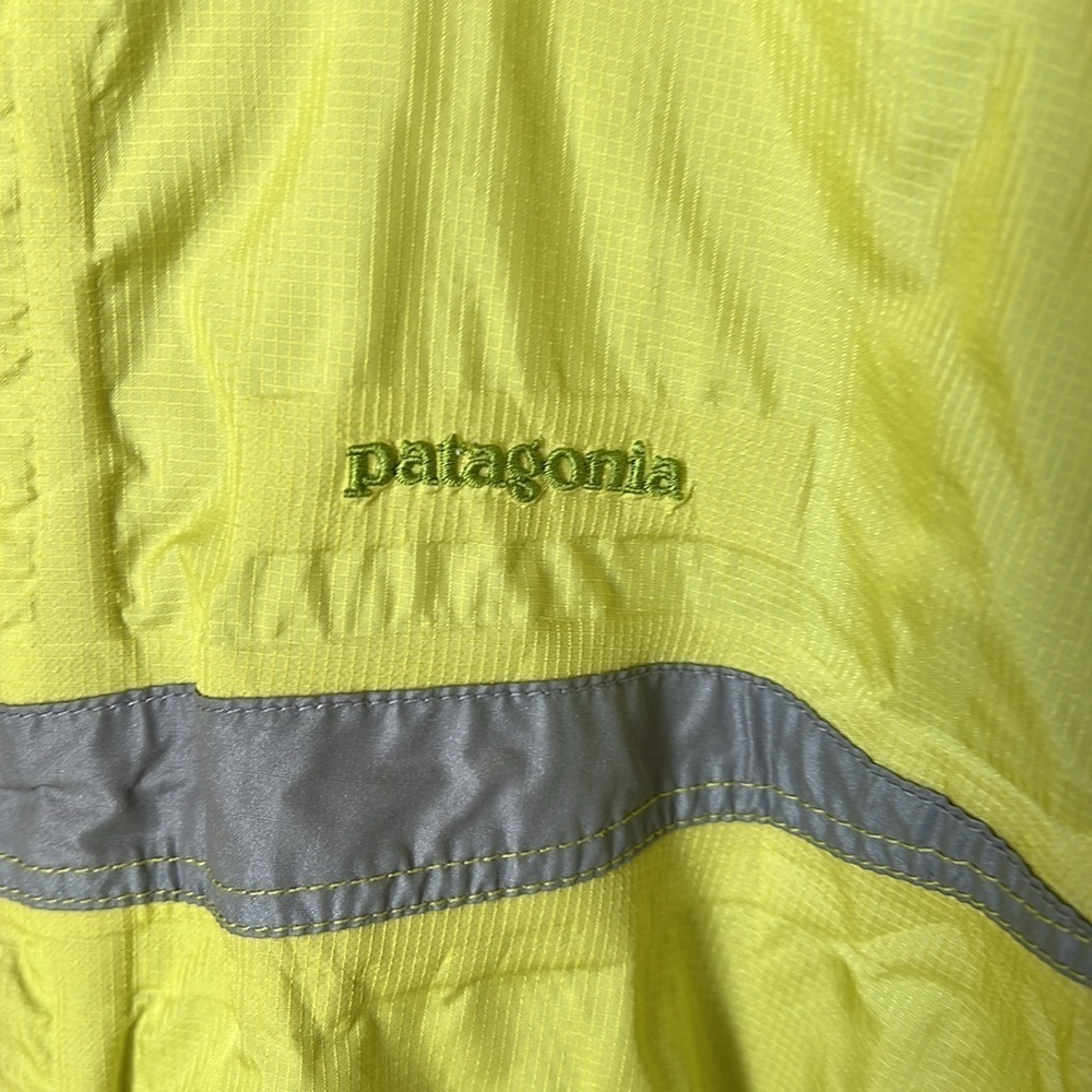 Patagonia neon yellow weatherproof jacket - Picture 4 of 12